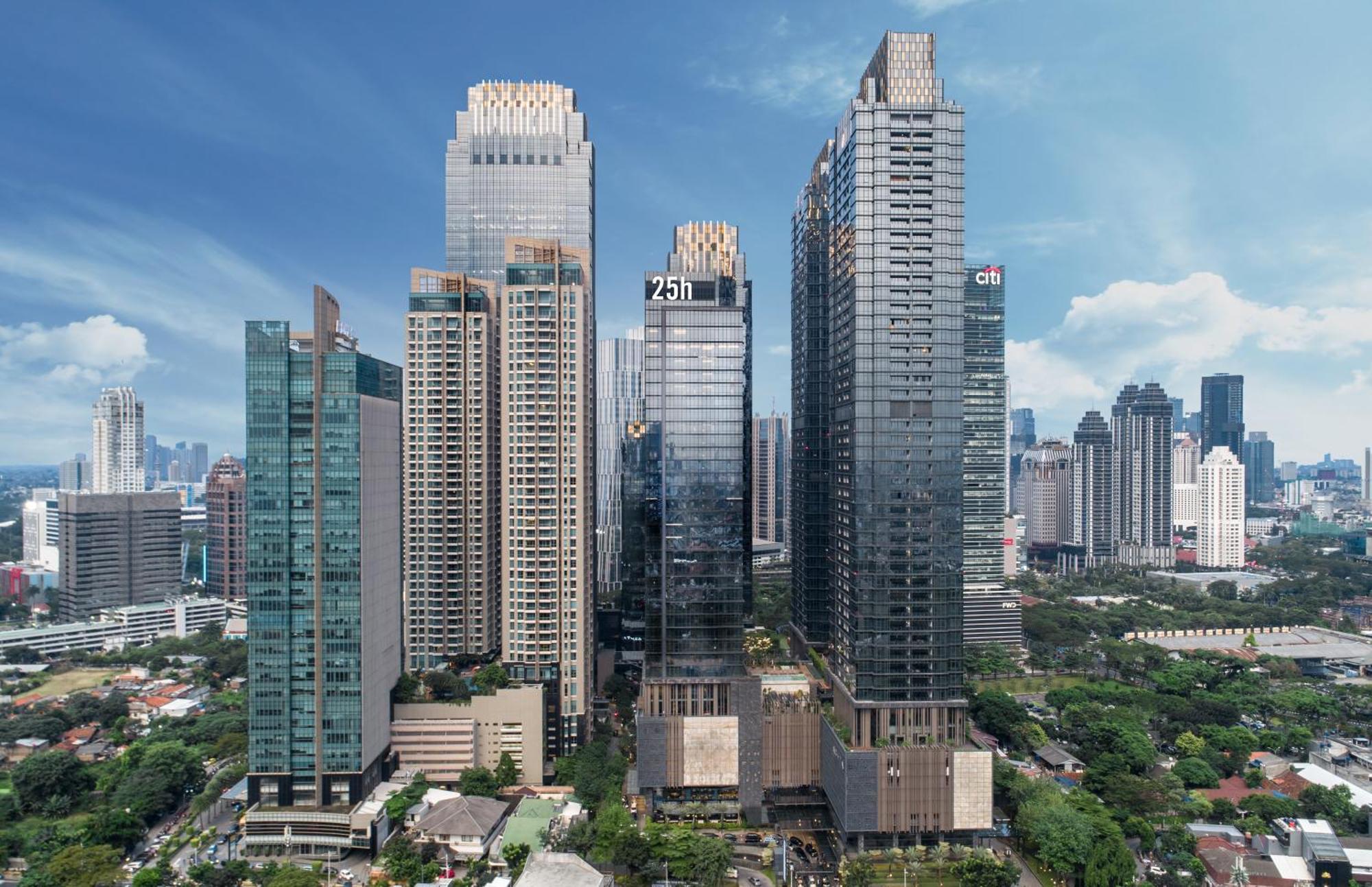 25Hours Hotel Jakarta The Oddbird Экстерьер фото