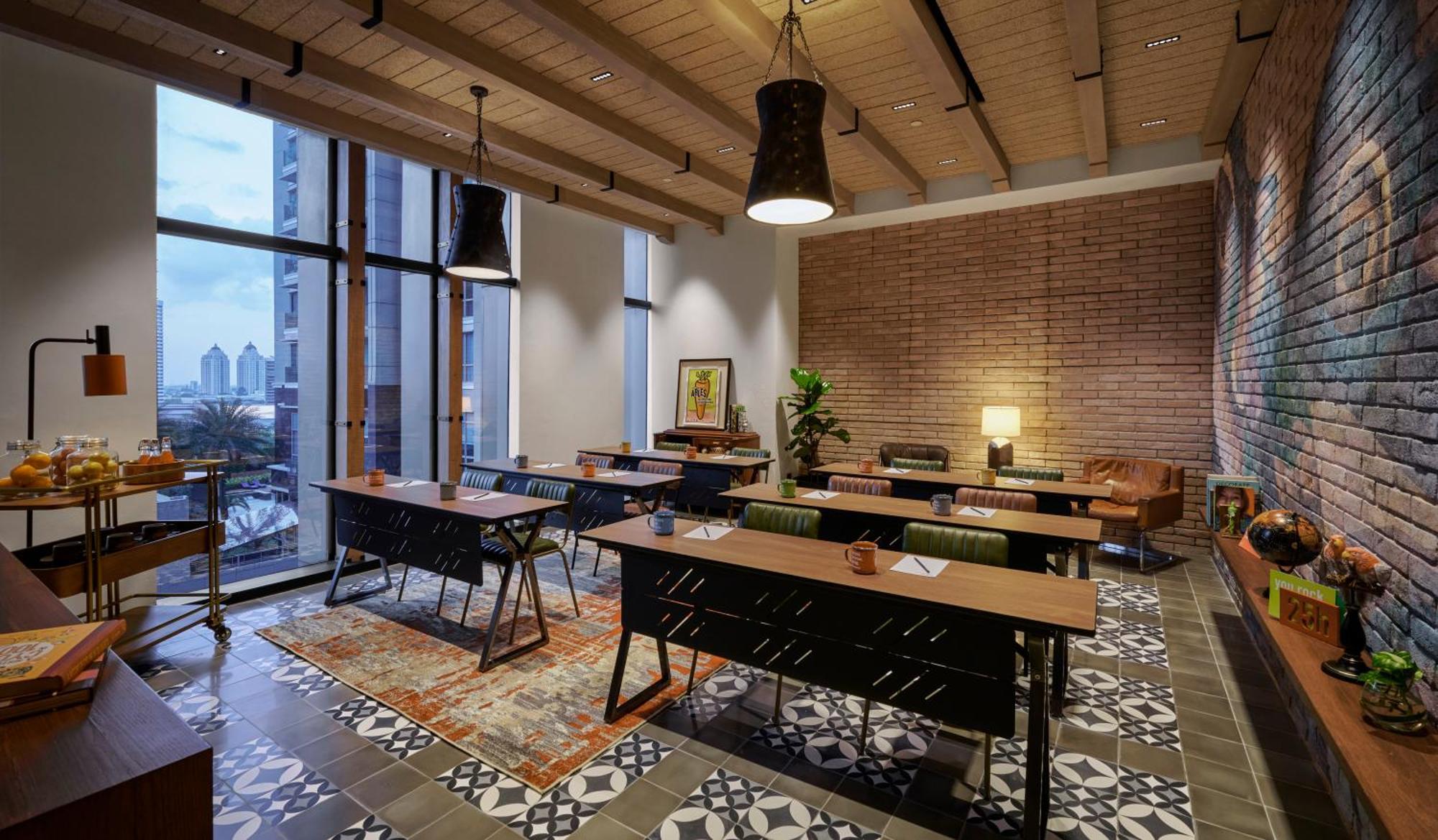 25Hours Hotel Jakarta The Oddbird Экстерьер фото