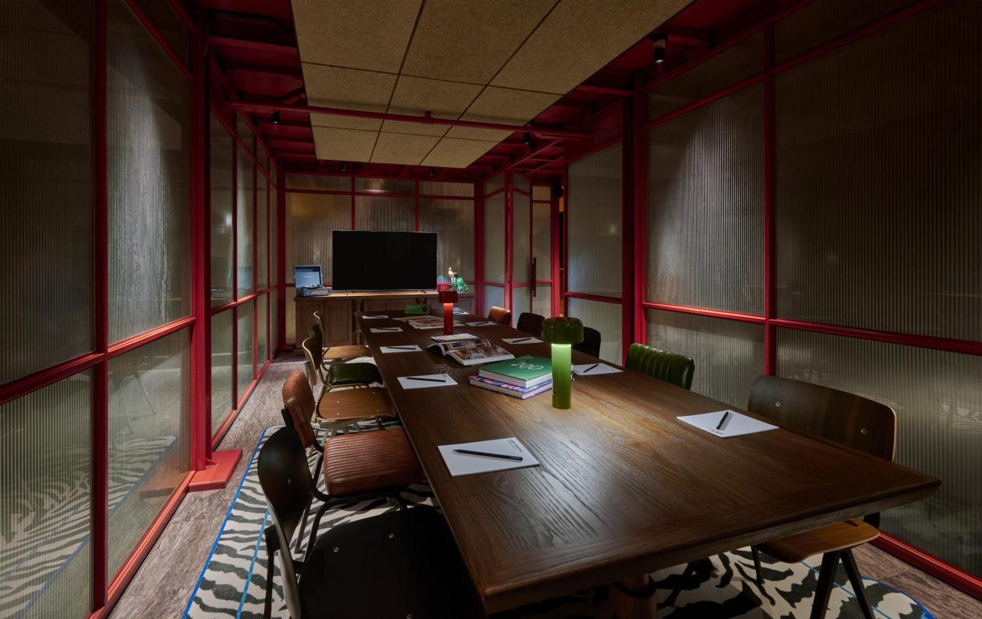 25Hours Hotel Jakarta The Oddbird Экстерьер фото
