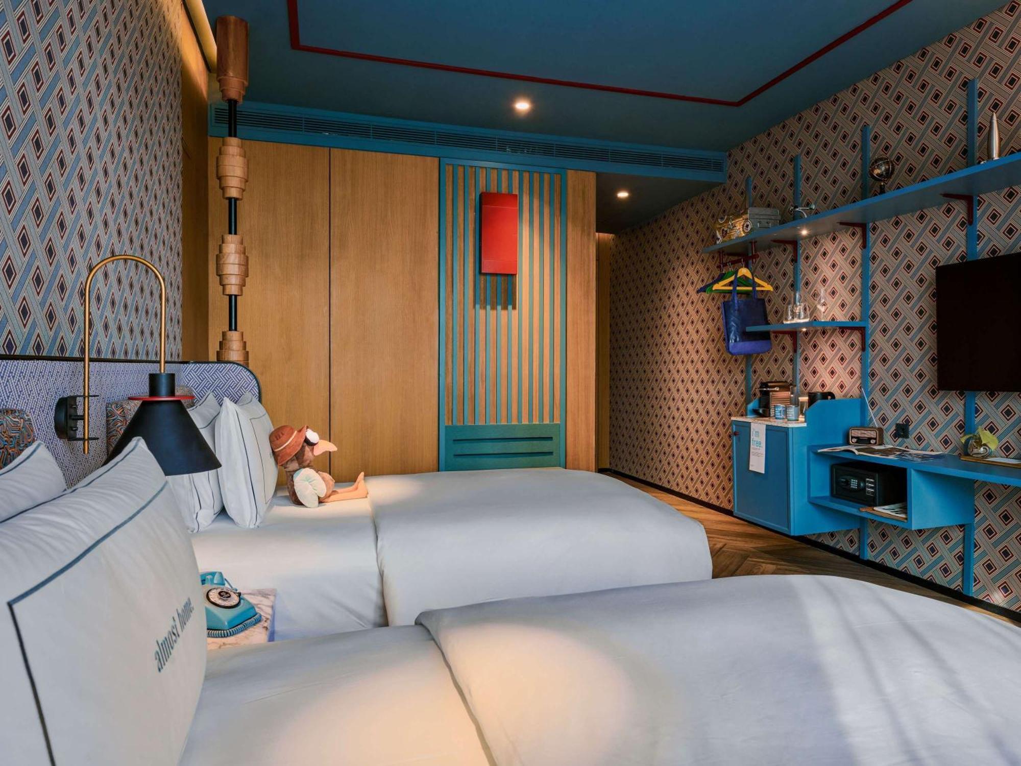 25Hours Hotel Jakarta The Oddbird Экстерьер фото